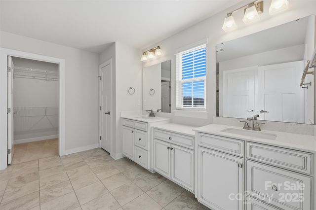 4711 Green Mountain Drive, Charlotte, NC 28215