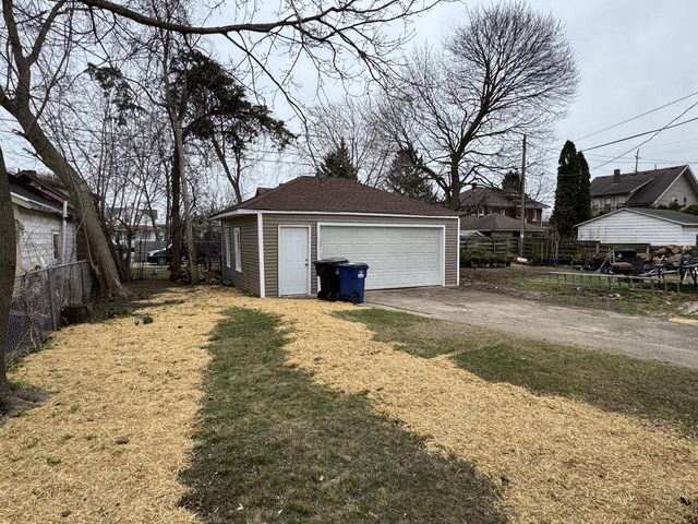 2019 Carlisle AVENUE, Racine, WI 53404