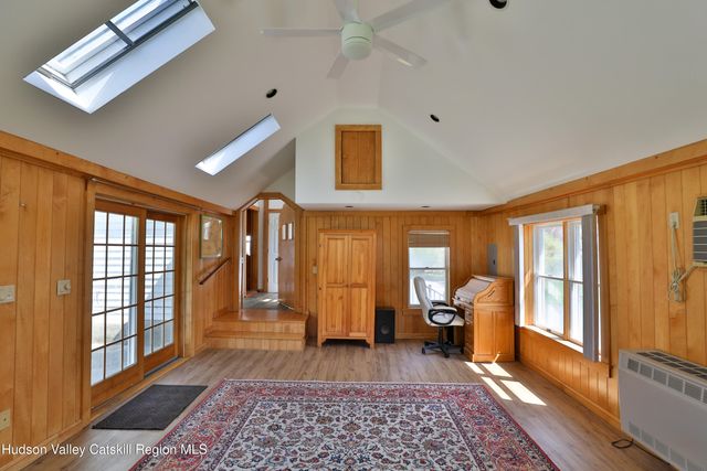 176 Williams Road, Red Hook, NY 12571