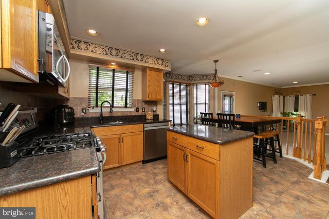 121 TREELINE DR, Woodbury, NJ 08096