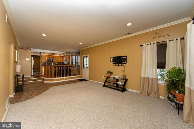 121 TREELINE DR, Woodbury, NJ 08096