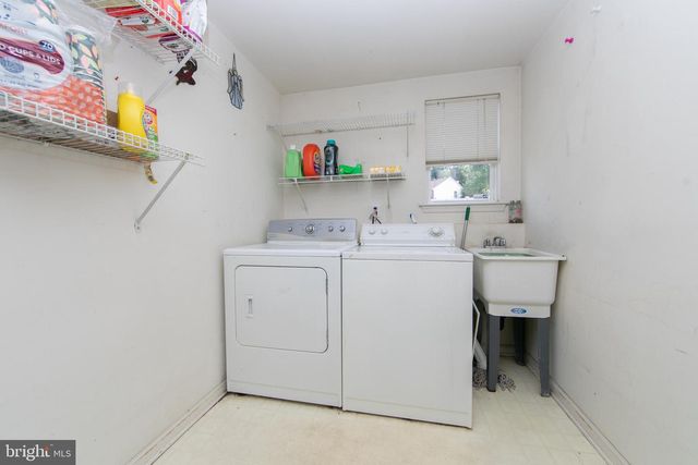 121 TREELINE DR, Woodbury, NJ 08096