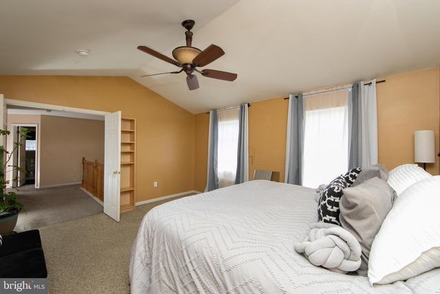 121 TREELINE DR, Woodbury, NJ 08096
