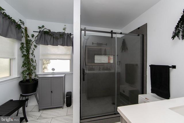121 TREELINE DR, Woodbury, NJ 08096