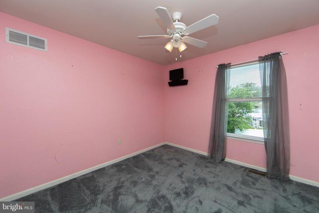 121 TREELINE DR, Woodbury, NJ 08096