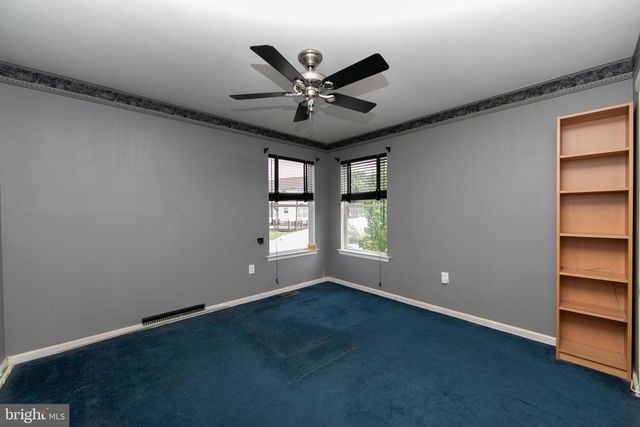 121 TREELINE DR, Woodbury, NJ 08096