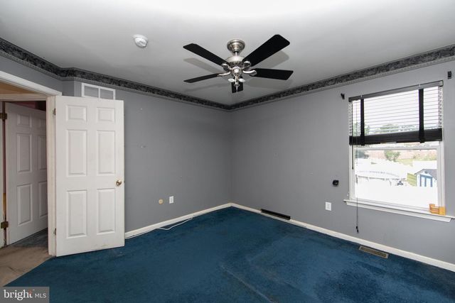 121 TREELINE DR, Woodbury, NJ 08096