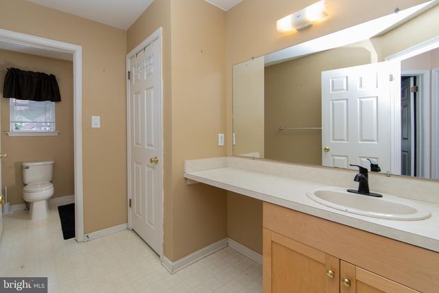 121 TREELINE DR, Woodbury, NJ 08096
