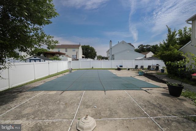 121 TREELINE DR, Woodbury, NJ 08096