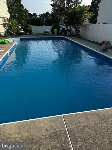 121 TREELINE DR, Woodbury, NJ 08096