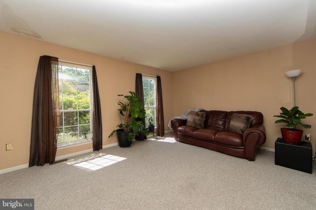 121 TREELINE DR, Woodbury, NJ 08096