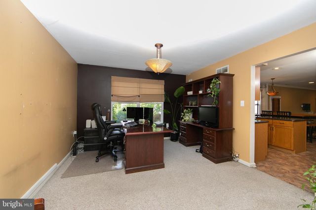 121 TREELINE DR, Woodbury, NJ 08096
