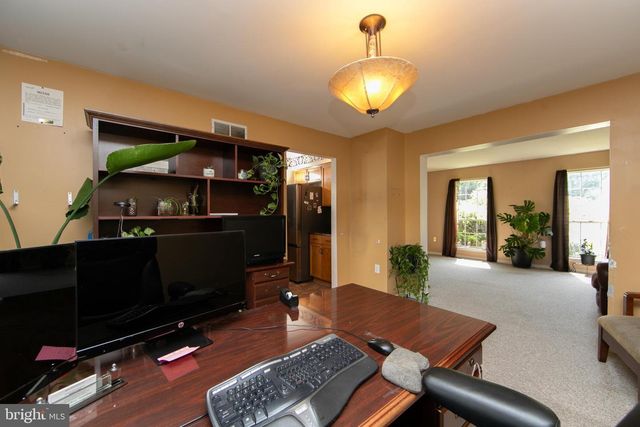 121 TREELINE DR, Woodbury, NJ 08096
