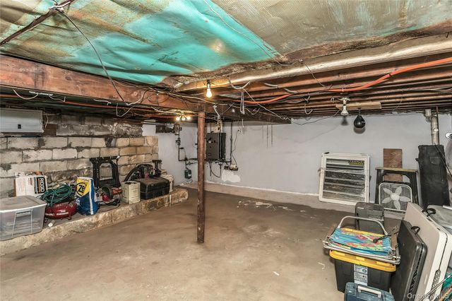 87 KELLUM, West Babylon, NY 11704