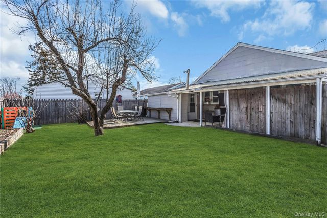 87 KELLUM, West Babylon, NY 11704