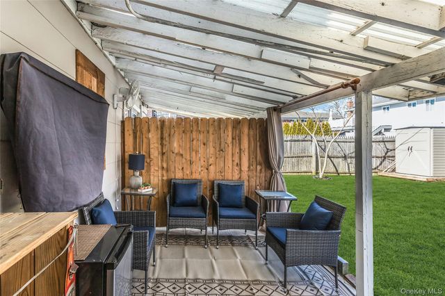 87 KELLUM, West Babylon, NY 11704