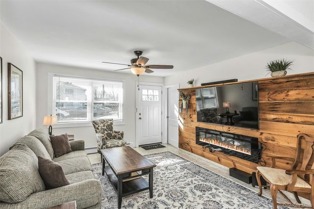 87 KELLUM, West Babylon, NY 11704