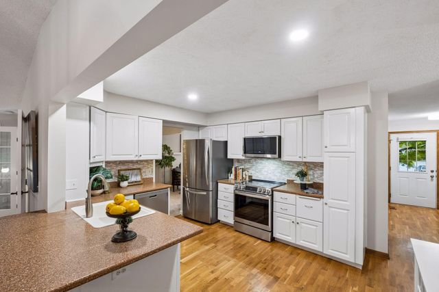 4275 Carlson Lake Lane N, Eagan, MN 55123
