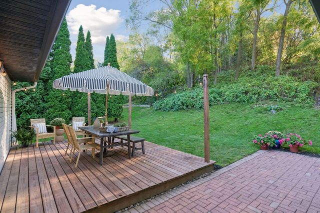 4275 Carlson Lake Lane N, Eagan, MN 55123