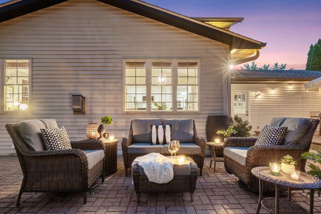 4275 Carlson Lake Lane N, Eagan, MN 55123