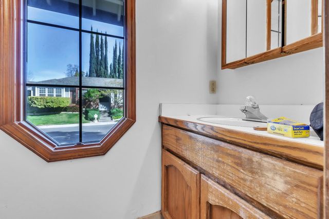 1217 San Simeon Dr, Roseville, CA 95661