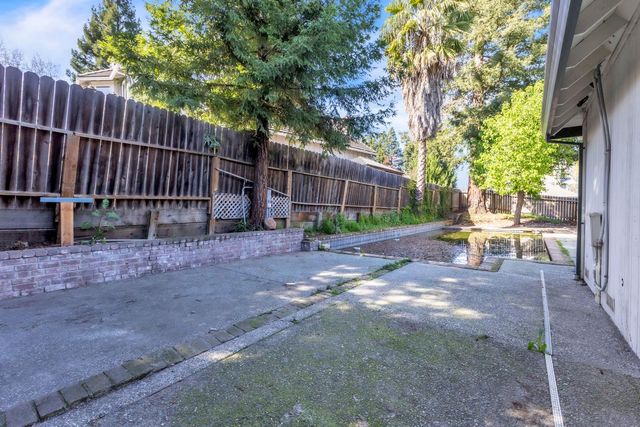 1217 San Simeon Dr, Roseville, CA 95661