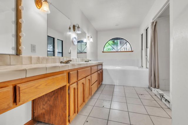 1217 San Simeon Dr, Roseville, CA 95661