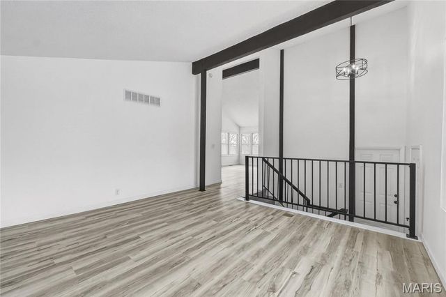 1283 Kew Gardens Drive, Florissant, MO 63031