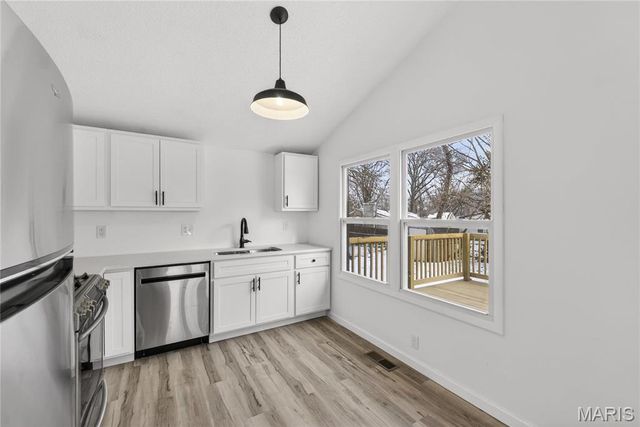 1283 Kew Gardens Drive, Florissant, MO 63031