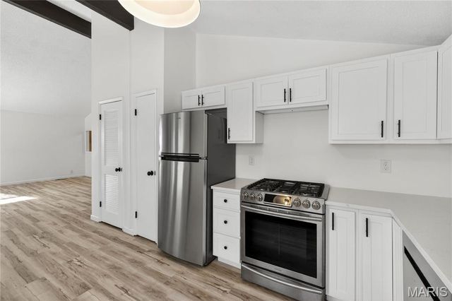 1283 Kew Gardens Drive, Florissant, MO 63031