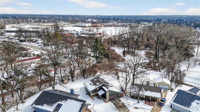 1283 Kew Gardens Drive, Florissant, MO 63031