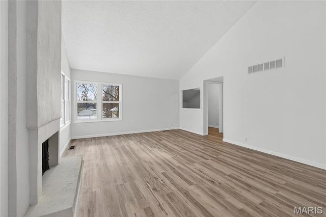 1283 Kew Gardens Drive, Florissant, MO 63031