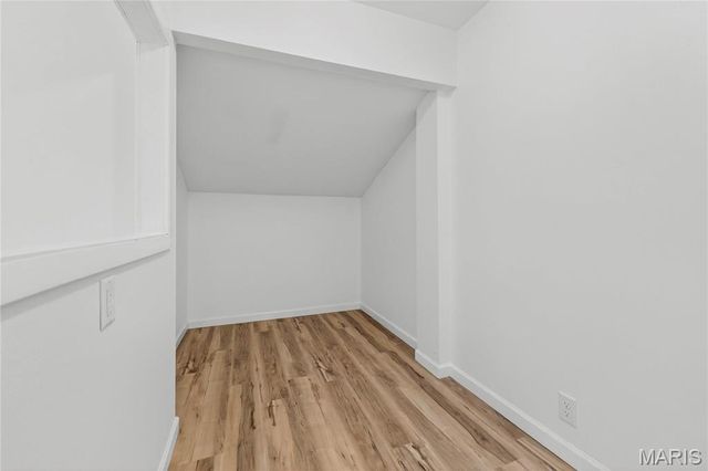 1283 Kew Gardens Drive, Florissant, MO 63031