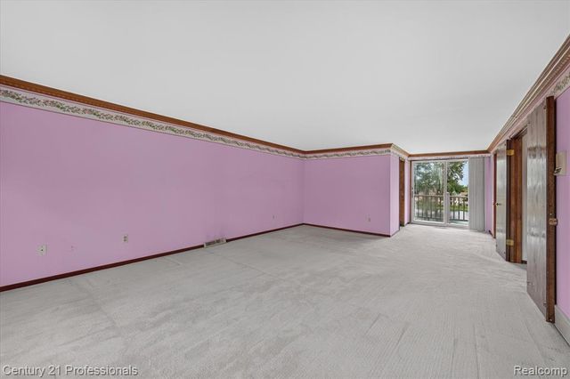 6075 Quaker Lane, Washington, MI 48094