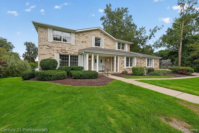 6075 Quaker Lane, Washington, MI 48094