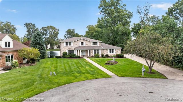 6075 Quaker Lane, Washington, MI 48094