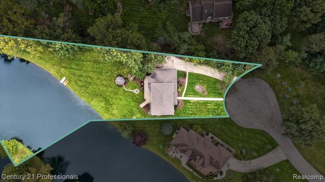 6075 Quaker Lane, Washington, MI 48094