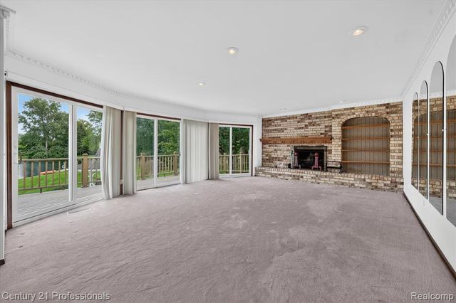 6075 Quaker Lane, Washington, MI 48094