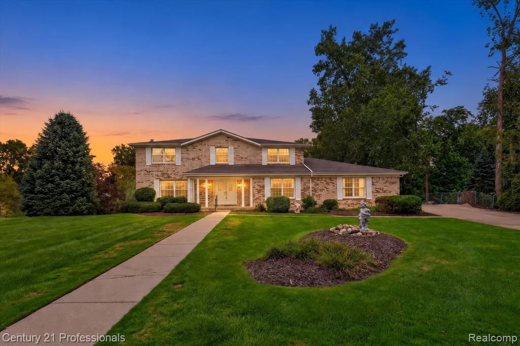 6075 Quaker Lane, Washington, MI 48094