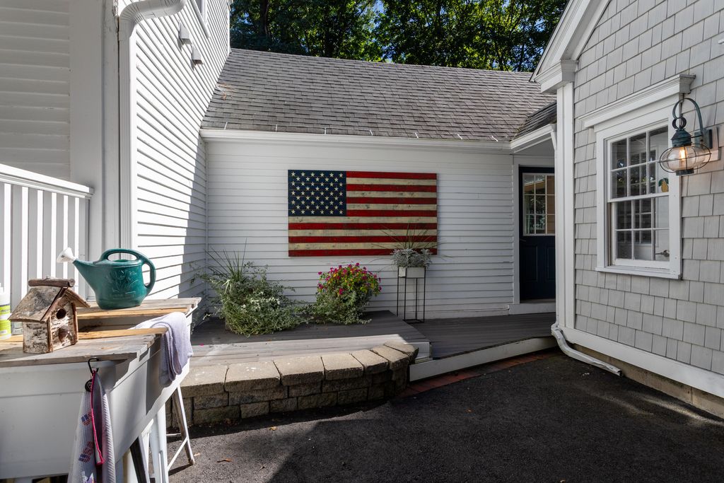 34 Storer Street, Kennebunk, ME 04043 — photo 4