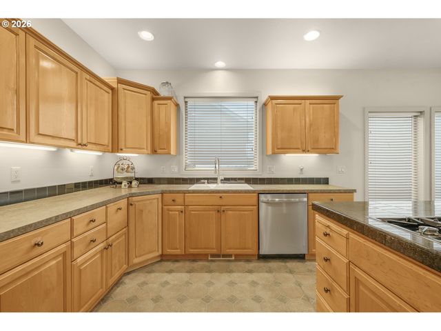 5267 LANDON St Se, Salem, OR 97306