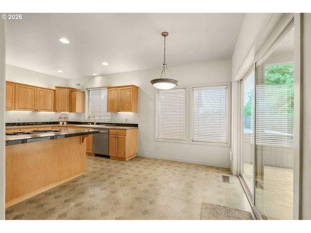 5267 LANDON St Se, Salem, OR 97306