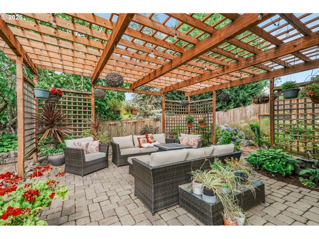 5267 LANDON St Se, Salem, OR 97306
