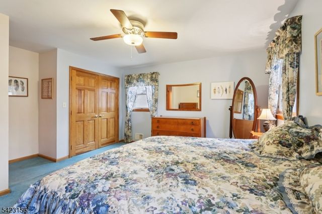 37 Dale Dr, Edison Twp., NJ 08820