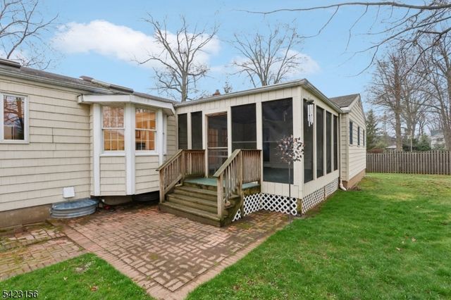 37 Dale Dr, Edison Twp., NJ 08820