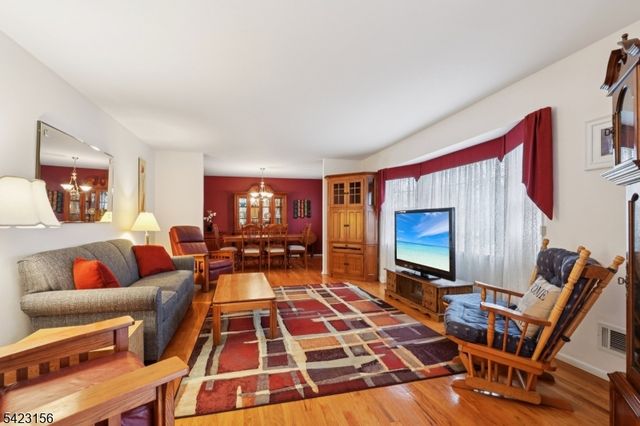 37 Dale Dr, Edison Twp., NJ 08820