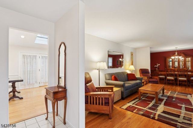 37 Dale Dr, Edison Twp., NJ 08820