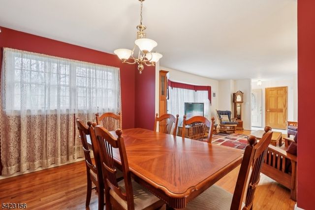 37 Dale Dr, Edison Twp., NJ 08820