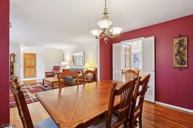 37 Dale Dr, Edison Twp., NJ 08820