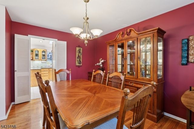 37 Dale Dr, Edison Twp., NJ 08820